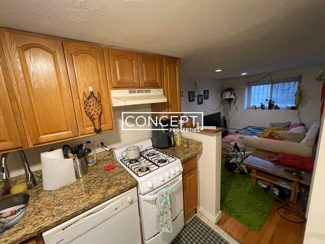 103 Gordon St, Unit G3 in Boston, MA - Foto de edificio - Building Photo