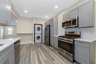 40 Brackett St, Unit 3 Apartamentos