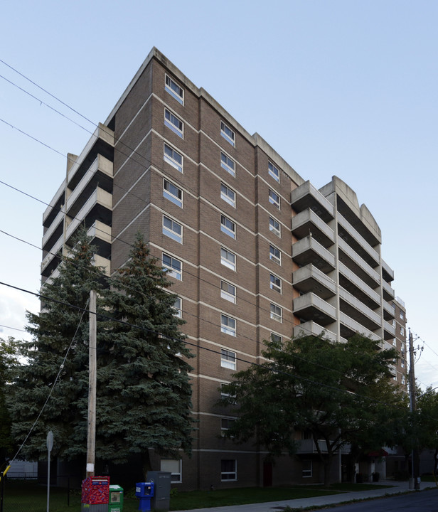 Burnside Terrace in Ottawa, ON - Building Photo