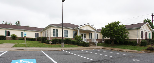 Upper Shore Aging in Chestertown, MD - Foto de edificio - Building Photo