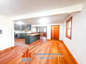 175 Palmer Ct in Shelburne, VT - Building Photo - Building Photo