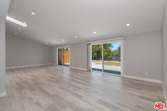 5634 Mason Ave in Los Angeles, CA - Building Photo - Building Photo