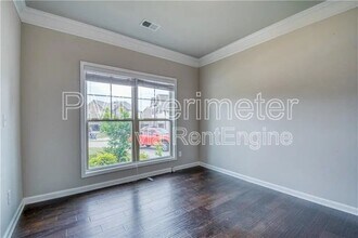 4040 Raccoon Ln in Cumming, GA - Foto de edificio - Building Photo