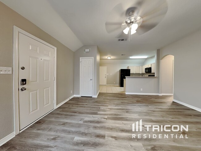 705 Stribling Cir in Azle, TX - Building Photo - Building Photo