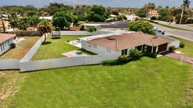 4000 NW 3rd Ave in Boca Raton, FL - Building Photo - Building Photo