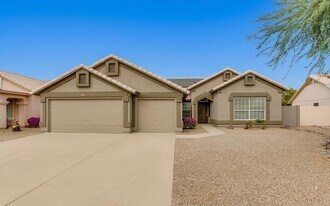 13256 W Wilshire Dr in Goodyear, AZ - Building Photo