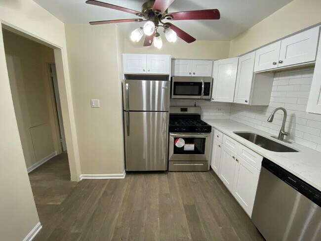 1205 N Harlem Ave in Oak Park, IL - Building Photo - Building Photo