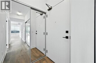 2489 Taunton Rd in Oakville, ON - Building Photo - Building Photo