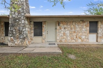 10301 Little Pebble Dr in Austin, TX - Building Photo - Building Photo