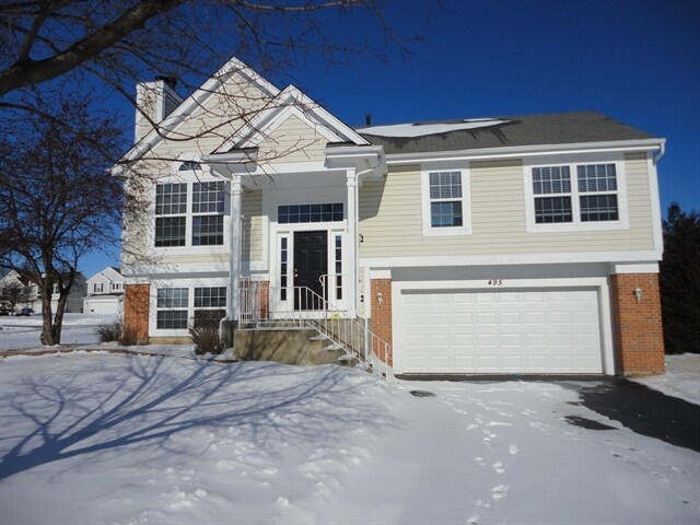 495 W Camden Ln in South Elgin, IL - Building Photo