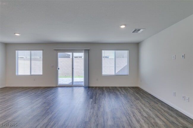 property at 2646 Snapdragon Fls Ave