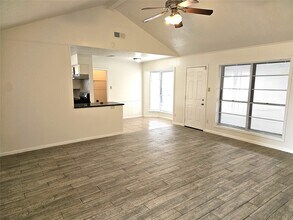 11427 Kirkmeadow Dr in Houston, TX - Building Photo - Building Photo