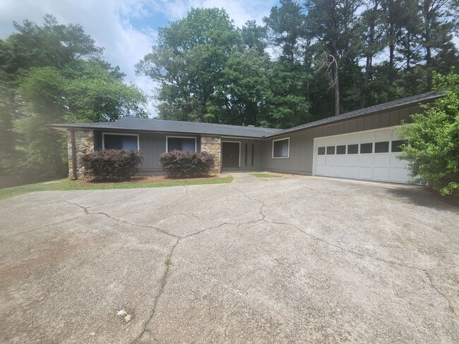 property at 1693 Briarbend Ct