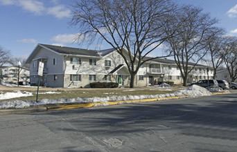 Nakoma Heights Apartments in Fitchburg, WI - Foto de edificio - Building Photo