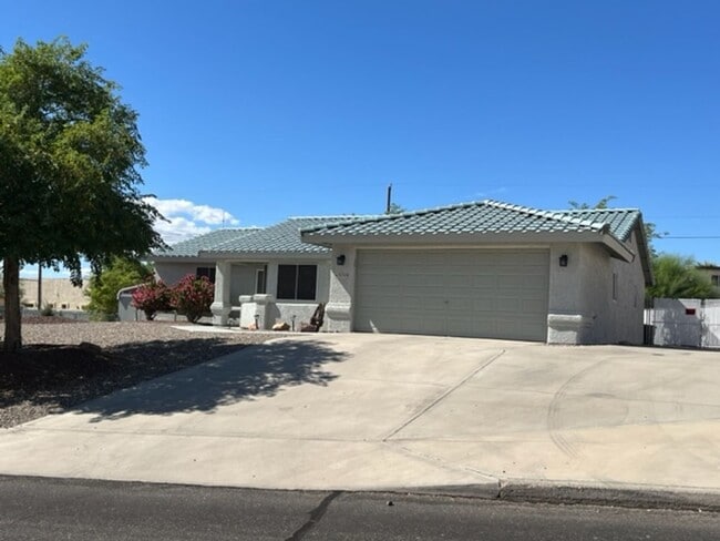 3709 Hollister Dr in Lake Havasu City, AZ - Building Photo - Building Photo