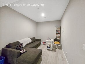 317 Carringvue Pl NW in Calgary, AB - Building Photo - Building Photo