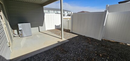 654 Serenity Ln in Grand Junction, CO - Foto de edificio - Building Photo