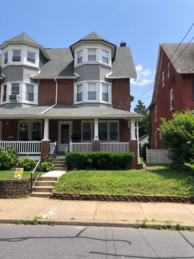 221 Susquehanna Ave Rentals in Lansdale, PA