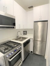 EAST 35 STREET in New York, NY - Foto de edificio - Building Photo