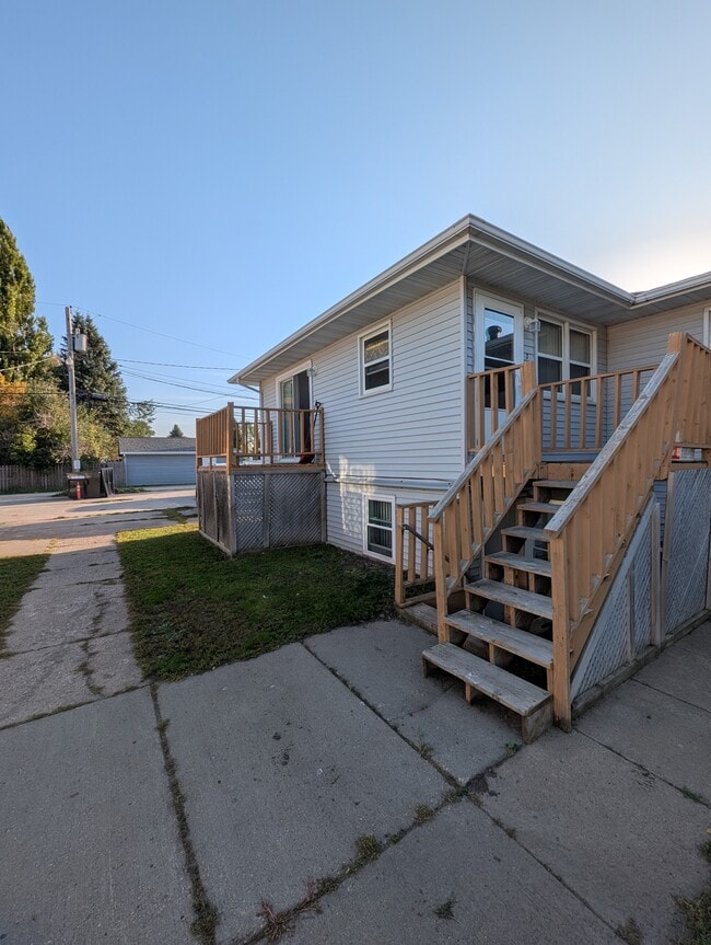 1103 Campbell Dr, Unit #3