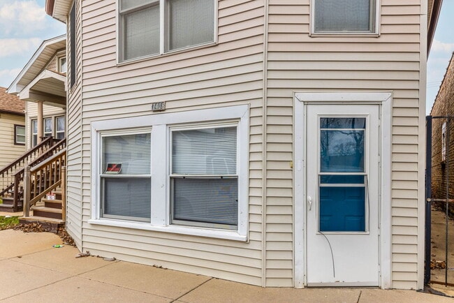 7408 W Addison St in Chicago, IL - Building Photo - Building Photo