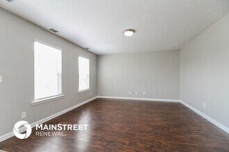 675 Holland Ridge Dr in La Vergne, TN - Foto de edificio - Building Photo