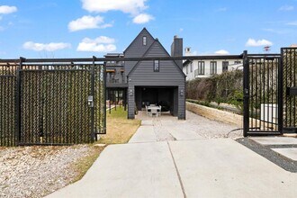 802 Pressler St in Austin, TX - Building Photo - Building Photo