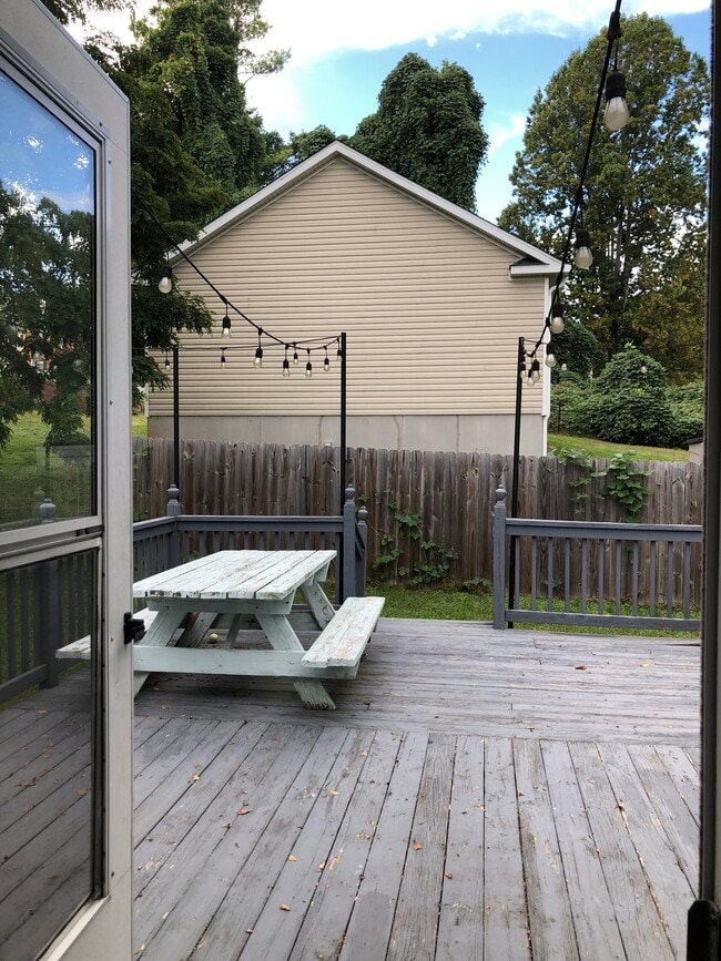 property at 812 Mercury St