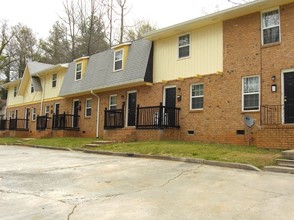 2206 Park Ter in College Park, GA - Building Photo - Building Photo