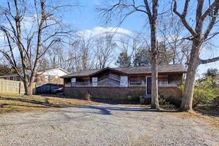 4424 Central Valley Dr in Nashville, TN - Building Photo