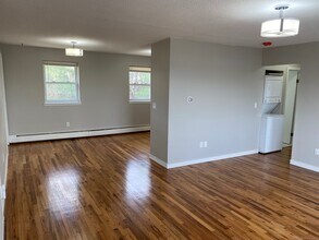 10 Mountain Laurel Dr in Wethersfield, CT - Building Photo - Building Photo