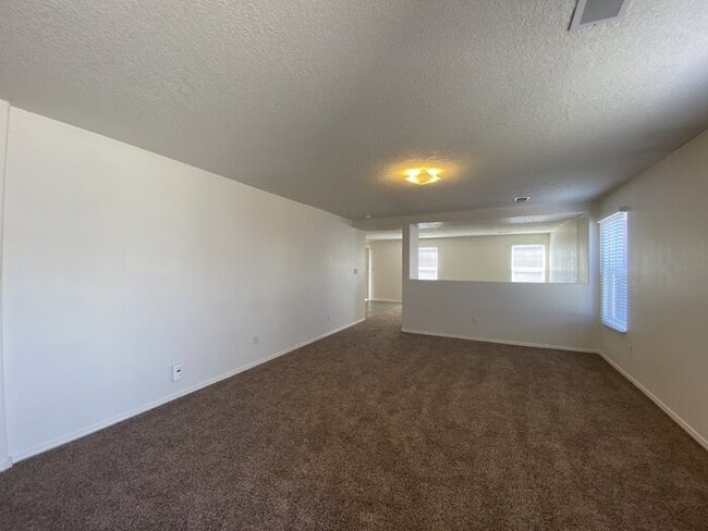 2173 Sagecrest Loop in Rio Rancho, NM - Building Photo - Building Photo