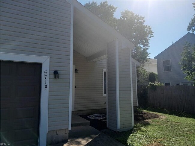 5719 Earnhardt St in Virginia Beach, VA - Building Photo - Building Photo