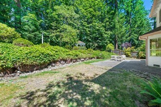 16909 NE 37th Pl in Bellevue, WA - Building Photo - Building Photo
