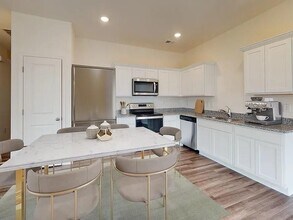 203 Fenchurch Wy in Cartersville, GA - Foto de edificio - Building Photo