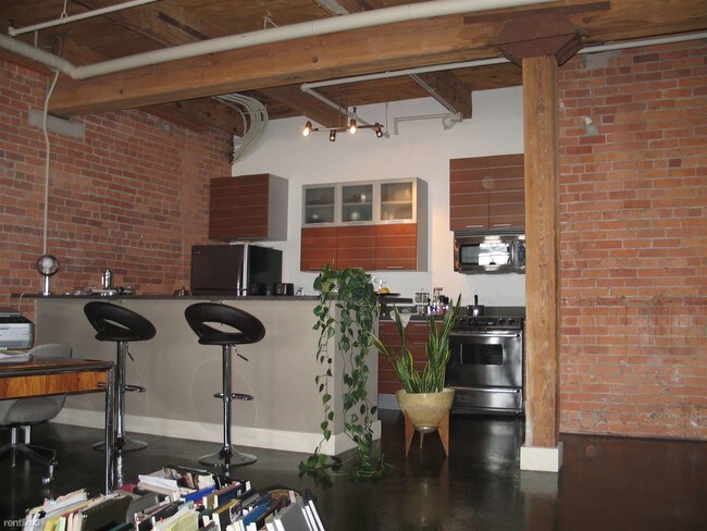 6533 E Jefferson Ave-Unit -Apt 333 in Detroit, MI - Building Photo - Building Photo