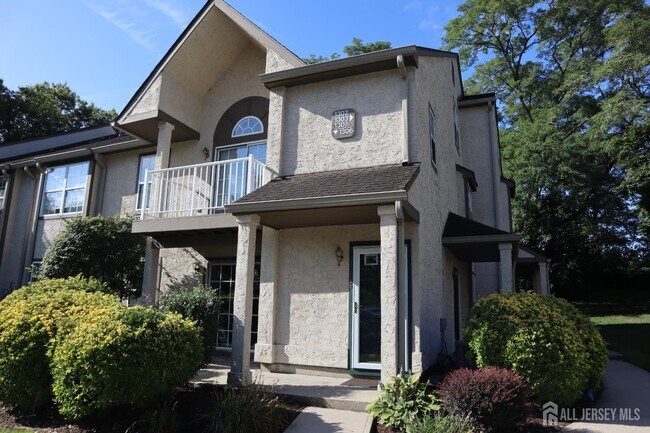 1306 Commons at Kingswood Dr in East Brunswick, NJ - Building Photo - Building Photo