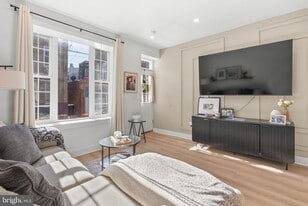 1743 McClellan St in Philadelphia, PA - Building Photo