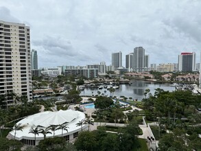 600 Three Islands Blvd, Unit 11 Floor in Hallandale Beach, FL - Building Photo - Building Photo