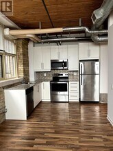 736-736 Dundas St E in Toronto, ON - Building Photo - Building Photo