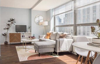 448 E Ontario St in Chicago, IL - Building Photo - Building Photo