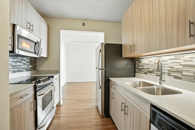 property at 462 N Kingsbury St