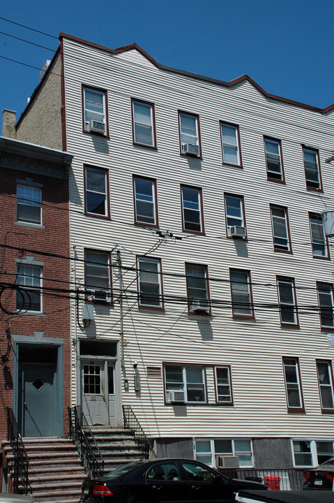 58 Madison St in Hoboken, NJ - Building Photo