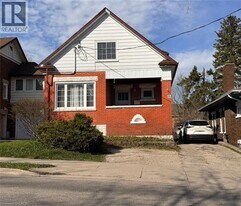 12 Park St in Kitchener, ON - Building Photo