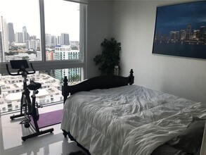 600 NE 27th St, Unit 2605 in Miami, FL - Building Photo - Building Photo