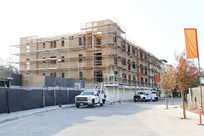 23500 Park Sorrento in Calabasas, CA - Foto de edificio - Building Photo