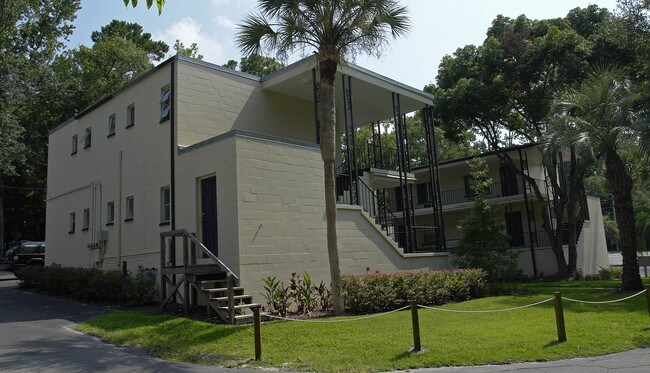 University Park Studios in Gainesville, FL - Building Photo - Building Photo