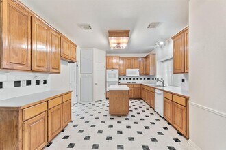 3903 Caney Creek Rd in Austin, TX - Building Photo - Building Photo