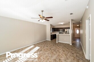 7518 International Village Dr in Jacksonville, FL - Building Photo - Building Photo