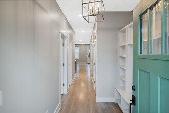 2085 Oakwood Ave in Nashville, TN - Building Photo - Building Photo